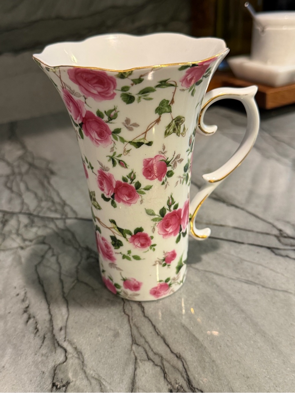 Vintage Elegant Pink Rose Porcelain Mug with Gold Trim collectible